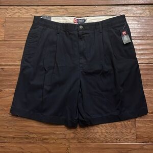 Chaps Men’s Pleat Front Shorts Navy Blue Size 38